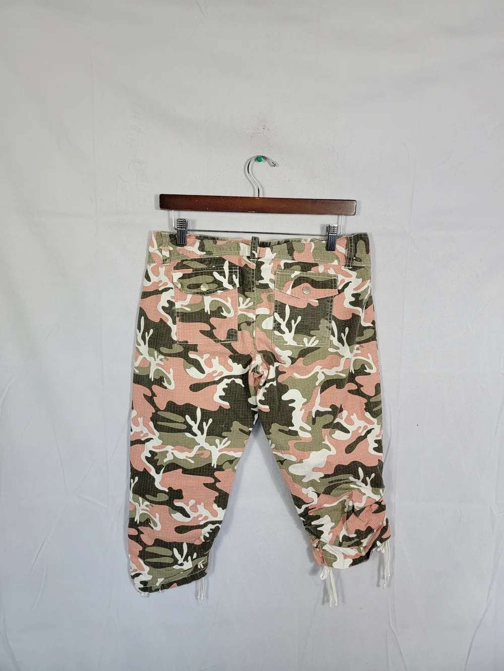 Younique Size 11 Camo Capris